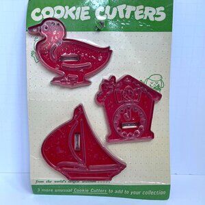 HRM Red Plastic Vintage Cookie Cutters Duck Birdhouse Sailboat 3” NIP